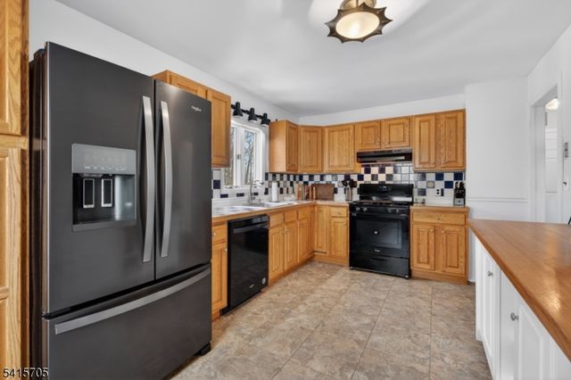 26 Stephen Pl, Rockaway Boro, NJ 07866