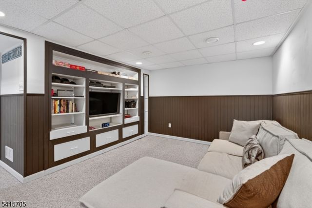 26 Stephen Pl, Rockaway Boro, NJ 07866