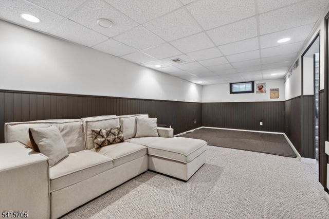 26 Stephen Pl, Rockaway Boro, NJ 07866