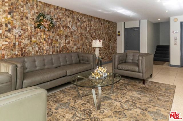 5625 Windsor Way 110, Culver City, CA 90230