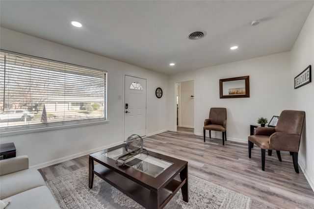 2000 Melissa Street, Arlington, TX 76010