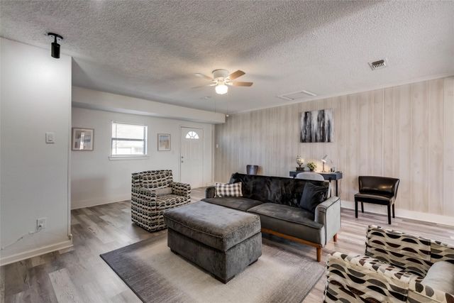 2000 Melissa Street, Arlington, TX 76010