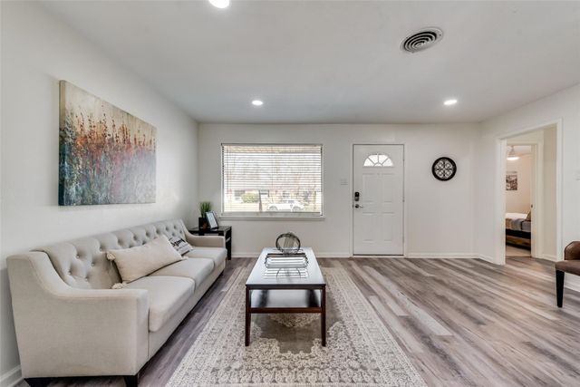 2000 Melissa Street, Arlington, TX 76010