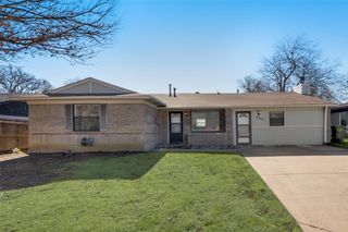 2000 Melissa Street, Arlington, TX 76010