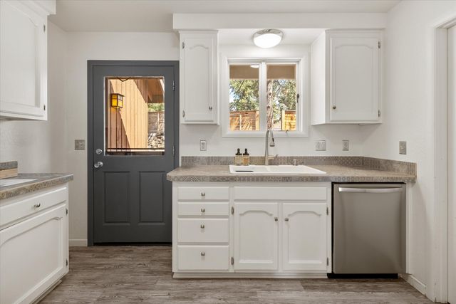 2003 NW 4th Street, Bend, OR 97703