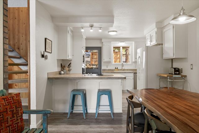 2003 NW 4th Street, Bend, OR 97703