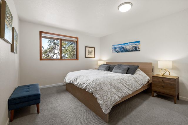 2003 NW 4th Street, Bend, OR 97703