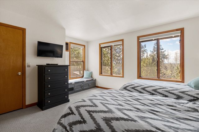 2003 NW 4th Street, Bend, OR 97703