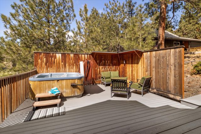 2003 NW 4th Street, Bend, OR 97703