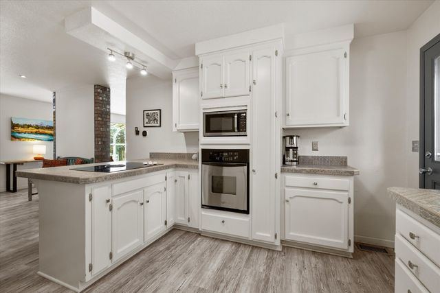 2003 NW 4th Street, Bend, OR 97703