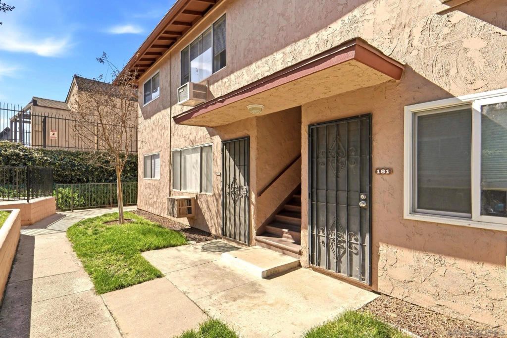 9717 Winter Gardens 180, Lakeside, CA 92040