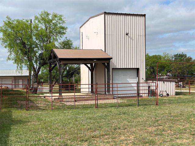 2190 W FM 574 Road W, Mullin, TX 76864