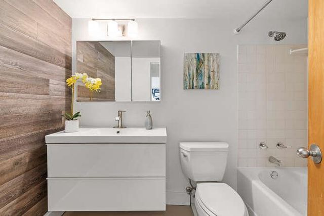 2711 18th Street 37, San Francisco, CA 94110