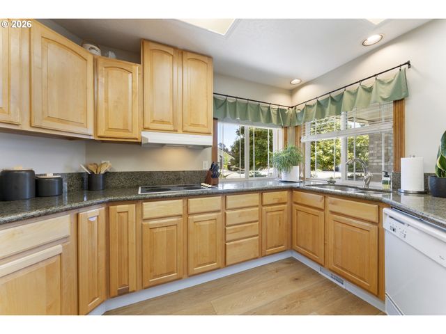 1211 NAPA CREEK Dr, Eugene, OR 97404