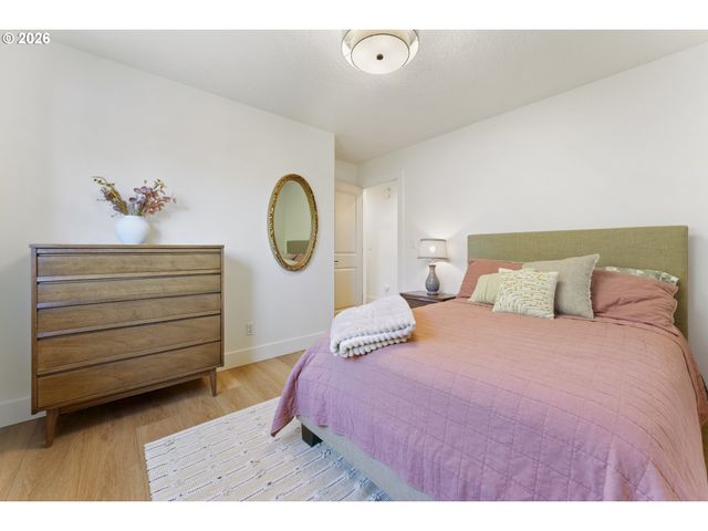 1211 NAPA CREEK Dr, Eugene, OR 97404