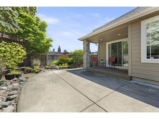 1211 NAPA CREEK Dr, Eugene, OR 97404