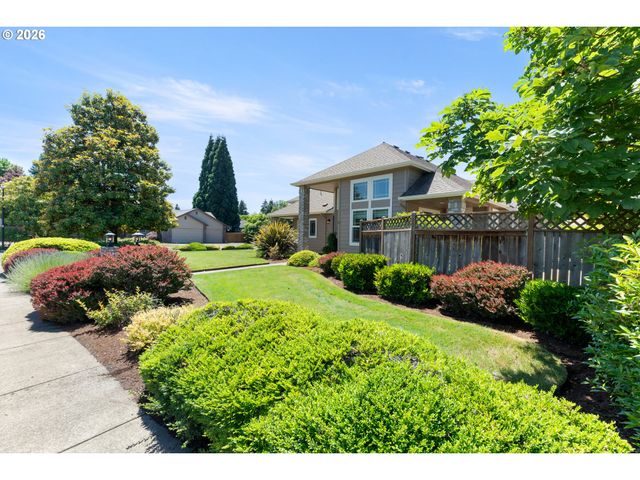 1211 NAPA CREEK Dr, Eugene, OR 97404