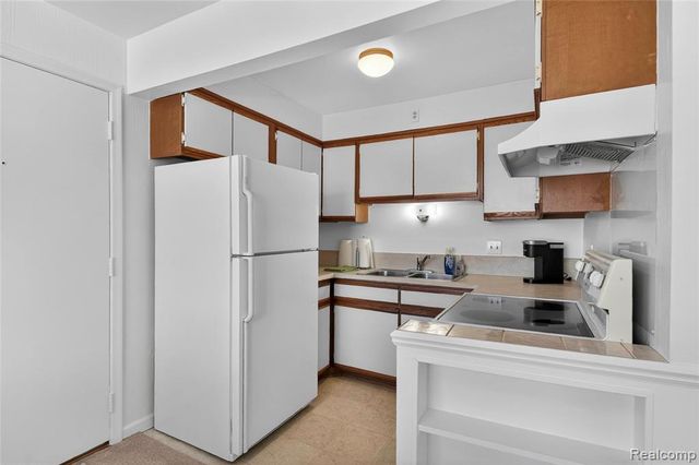 5959 Alan Drive 50, Brighton, MI 48116