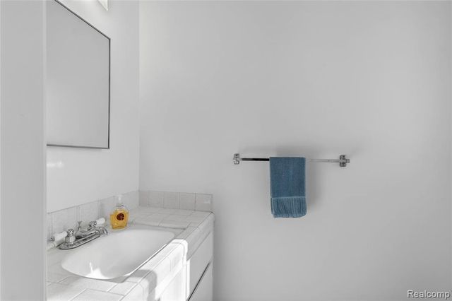 5959 Alan Drive 50, Brighton, MI 48116