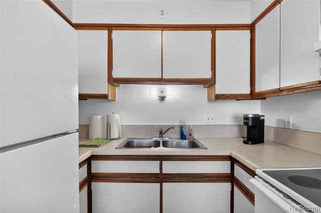 5959 Alan Drive 50, Brighton, MI 48116