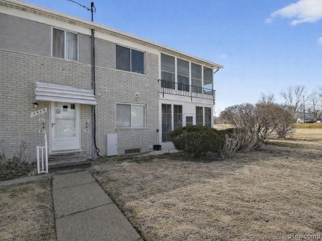 5959 Alan Drive 50, Brighton, MI 48116