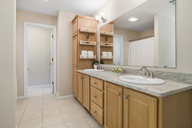 150 Samuel Dr, Northbridge, MA 01588