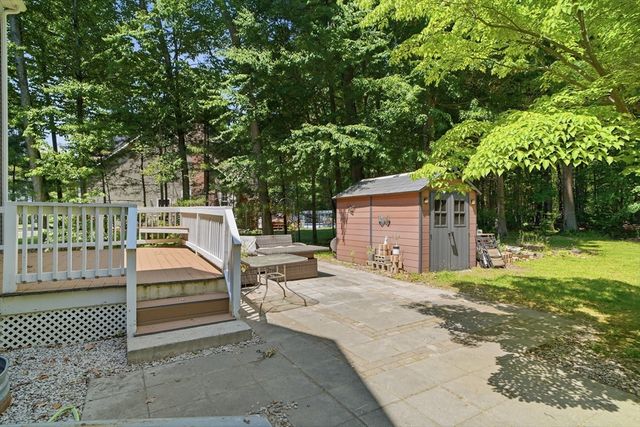 150 Samuel Dr, Northbridge, MA 01588