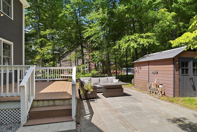 150 Samuel Dr, Northbridge, MA 01588