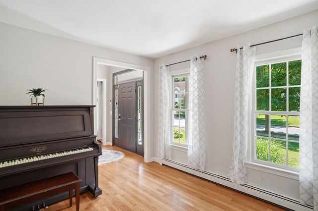 150 Samuel Dr, Northbridge, MA 01588