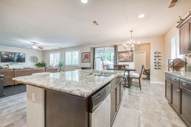 4102 Richmond Avenue, Clovis, CA 93619