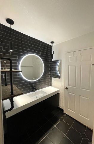 1355 N Sierra Bonita Avenue 204, West Hollywood, CA 90046