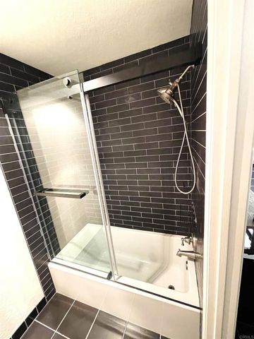 1355 N Sierra Bonita Avenue 204, West Hollywood, CA 90046