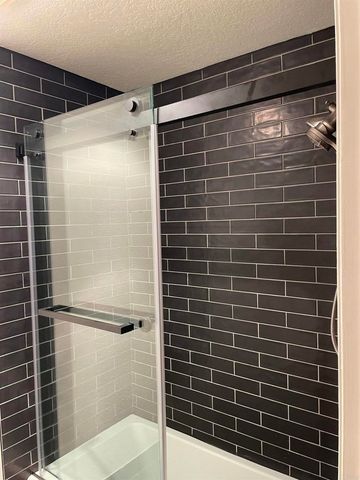 1355 N Sierra Bonita Avenue 204, West Hollywood, CA 90046