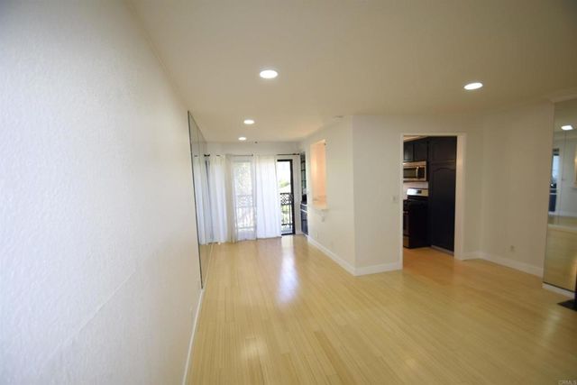 1355 N Sierra Bonita Avenue 204, West Hollywood, CA 90046