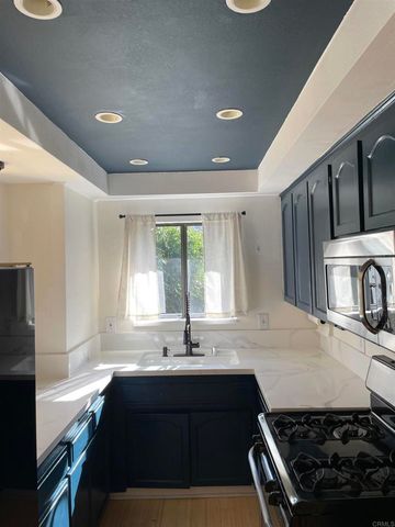 1355 N Sierra Bonita Avenue 204, West Hollywood, CA 90046