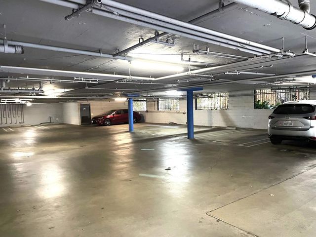 1355 N Sierra Bonita Avenue 204, West Hollywood, CA 90046