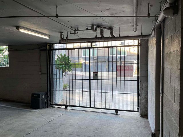 1355 N Sierra Bonita Avenue 204, West Hollywood, CA 90046