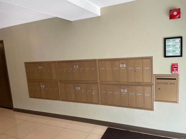 1355 N Sierra Bonita Avenue 204, West Hollywood, CA 90046