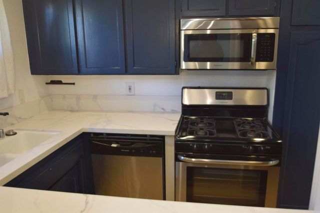 1355 N Sierra Bonita Avenue 204, West Hollywood, CA 90046