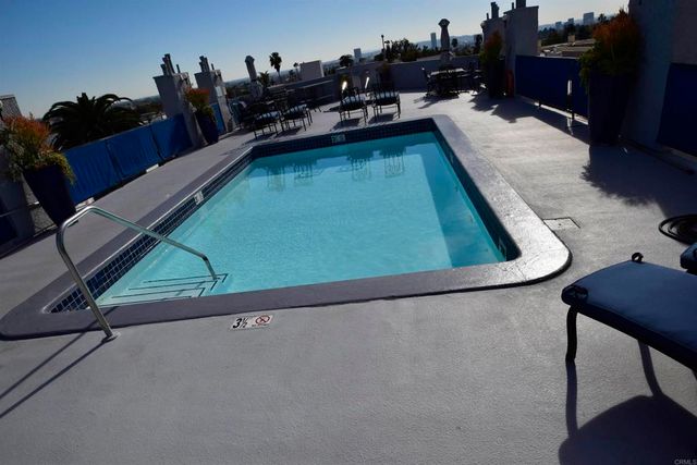 1355 N Sierra Bonita Avenue 204, West Hollywood, CA 90046