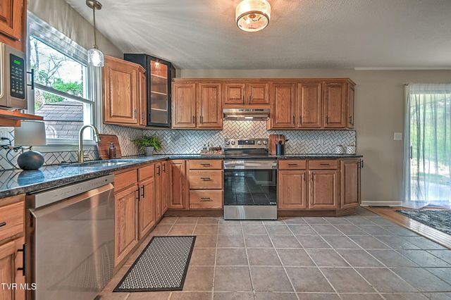 6371 Old Jonesboro Road, Bristol, TN 37620