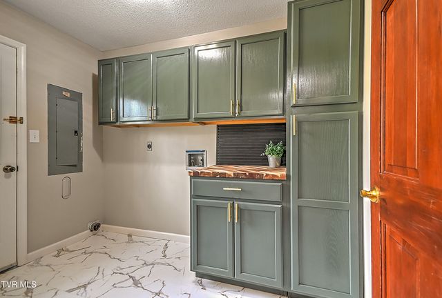 6371 Old Jonesboro Road, Bristol, TN 37620