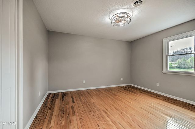 6371 Old Jonesboro Road, Bristol, TN 37620