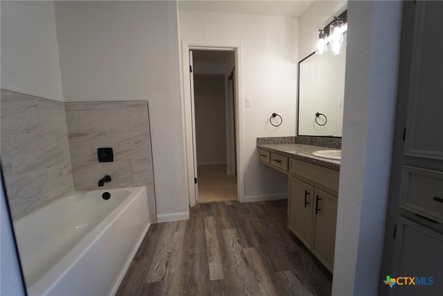 202 Beechwood, Victoria, TX 77901