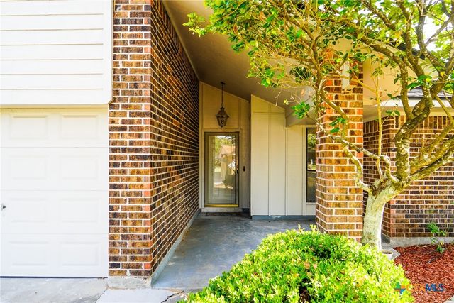 202 Beechwood, Victoria, TX 77901