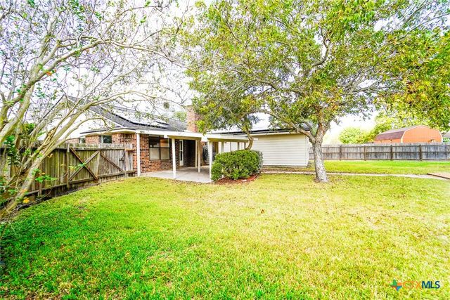 202 Beechwood, Victoria, TX 77901