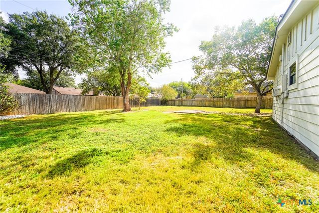 202 Beechwood, Victoria, TX 77901