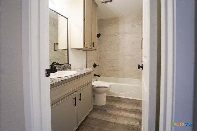 202 Beechwood, Victoria, TX 77901