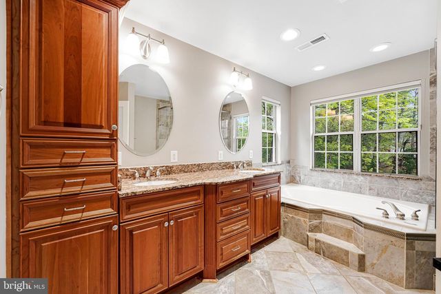 9361 WEATHERSFIELD DR, Bristow, VA 20136