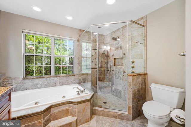 9361 WEATHERSFIELD DR, Bristow, VA 20136